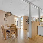 Omar - 1-0km From The Sea By Interhome Hébergement de vacances