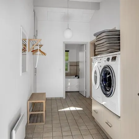 Semesterbostad Omar - 1-0km From The Sea By Interhome *