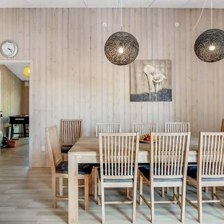 Prázdninový dům Omar - 1-0km From The Sea By Interhome