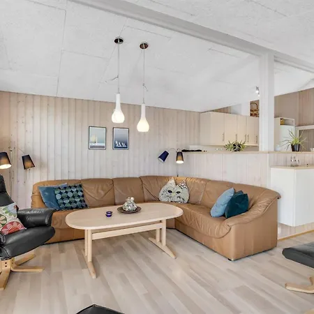 Semesterbostad Omar - 1-0km From The Sea By Interhome *