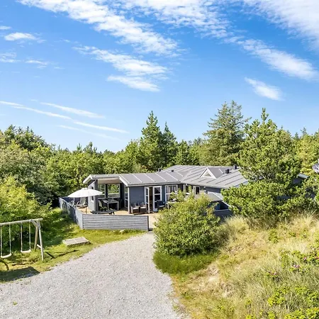 Omar - 1-0km From The Sea By Interhome *