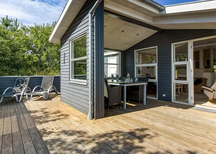 Prázdninový dům Omar - 1-0km From The Sea By Interhome